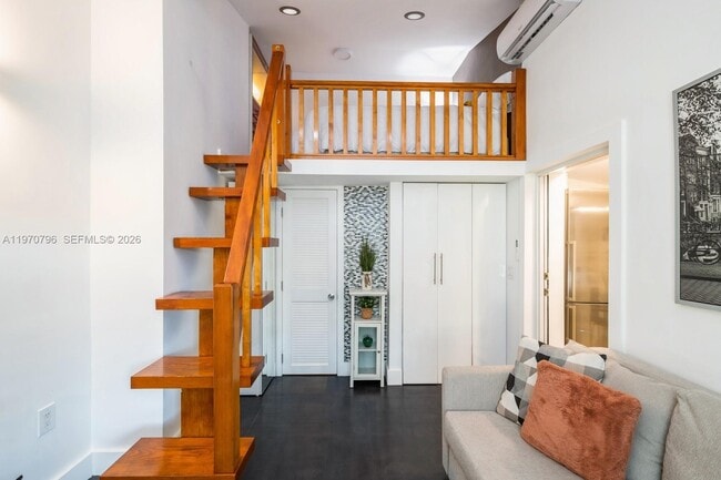 Building Photo - 1880 SW 15th St