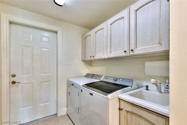 Building Photo - 9242 Tesoro Ln