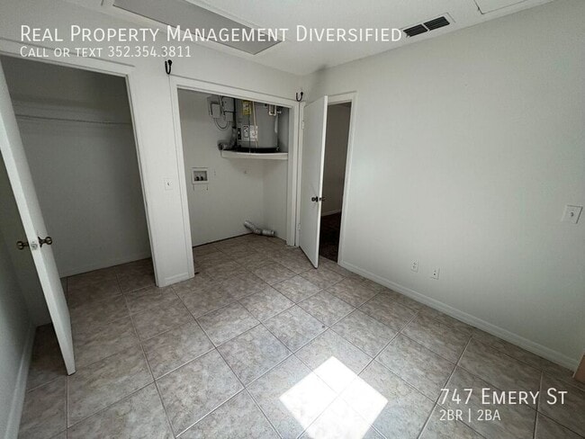Building Photo - 747 Emery St