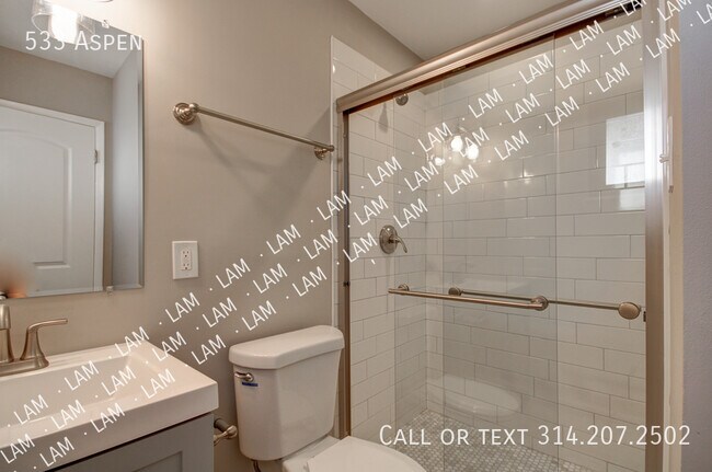 Building Photo - 533 Aspen Dr