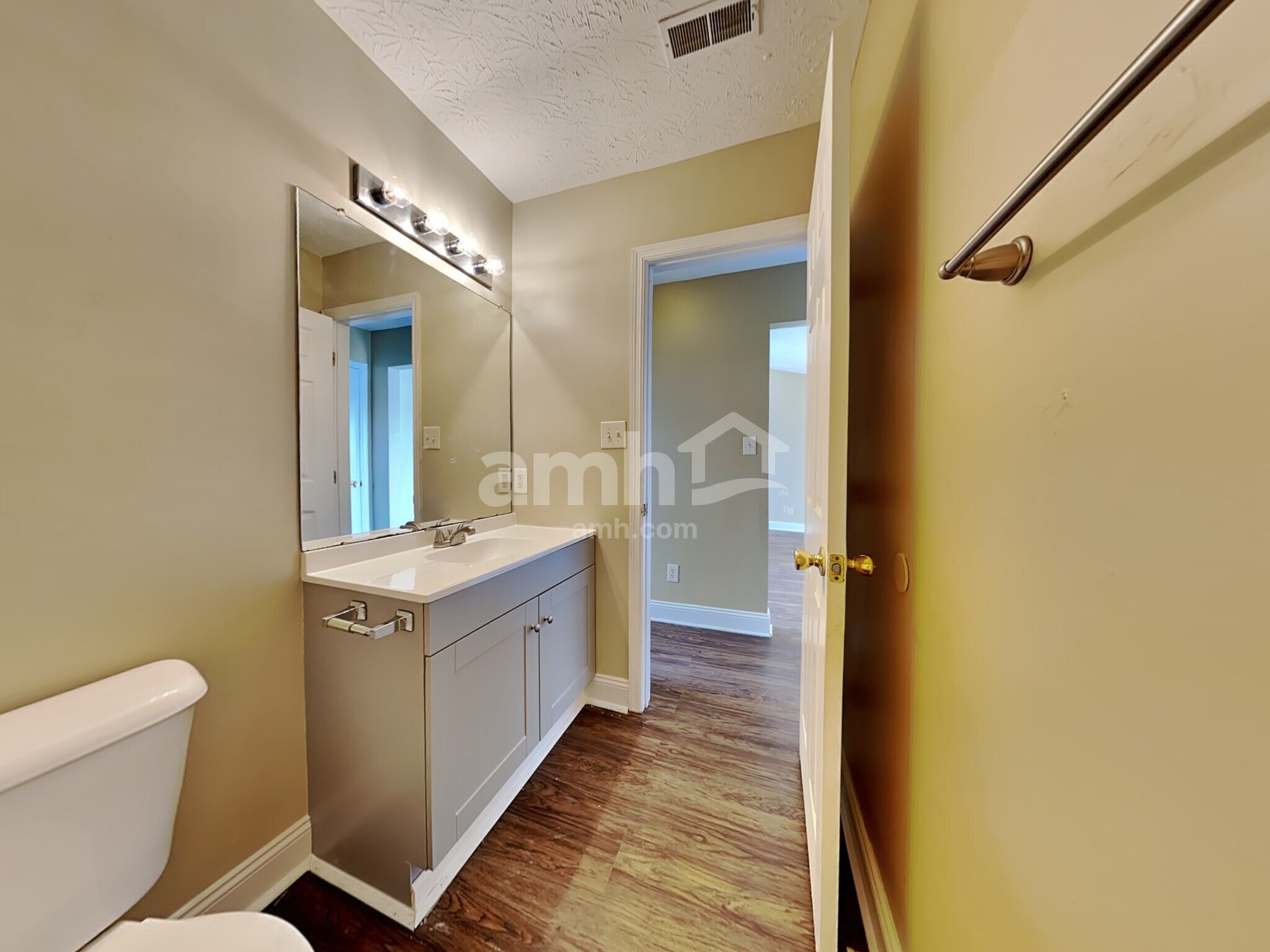 Building Photo - 7184 Franklin Madison Rd