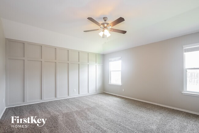 Building Photo - 7019 Phoebe View