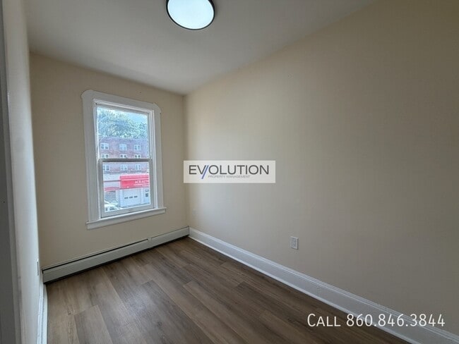 Building Photo - 906-908 Park St-2W