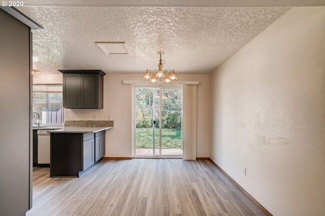Building Photo - 4 Bedrooms House for Rent