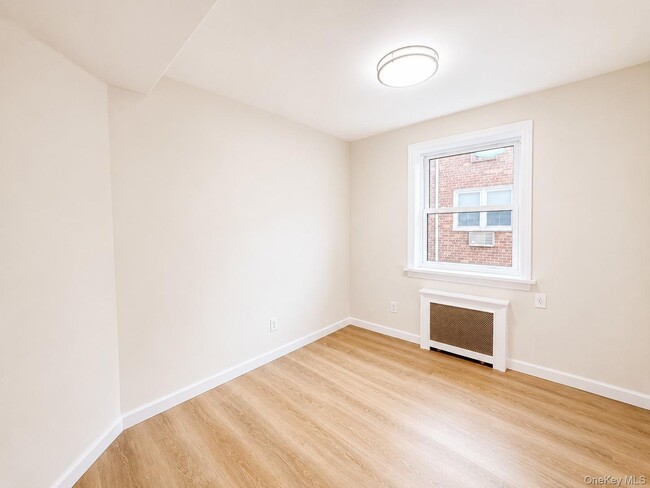 Building Photo - 165-15 65th Ave