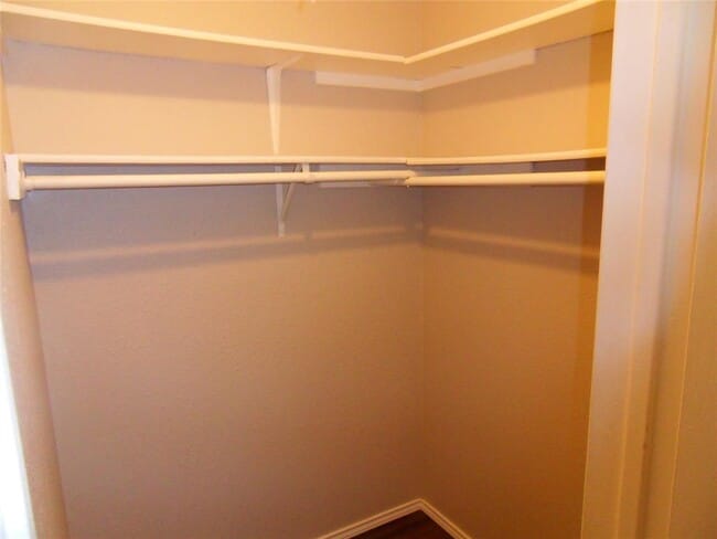 Building Photo - 811 Sirocco Dr