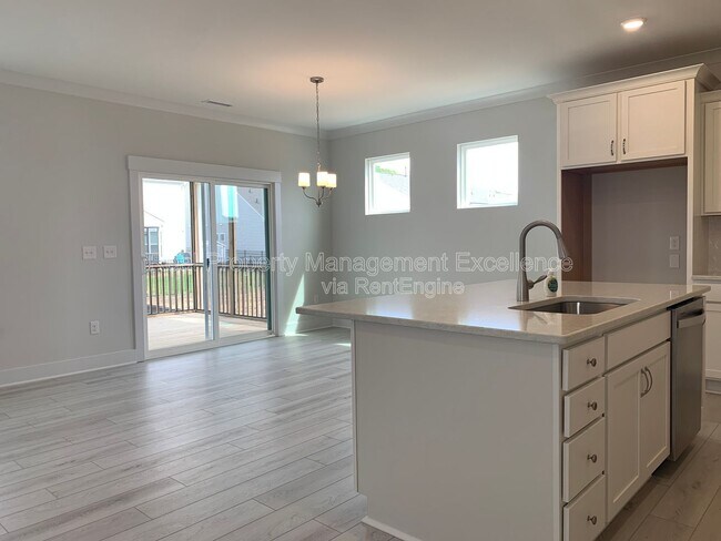 Building Photo - 150 Steppe Wy