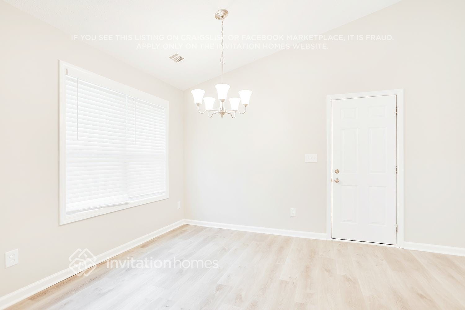 Building Photo - 17 Thorn Thicket Ct