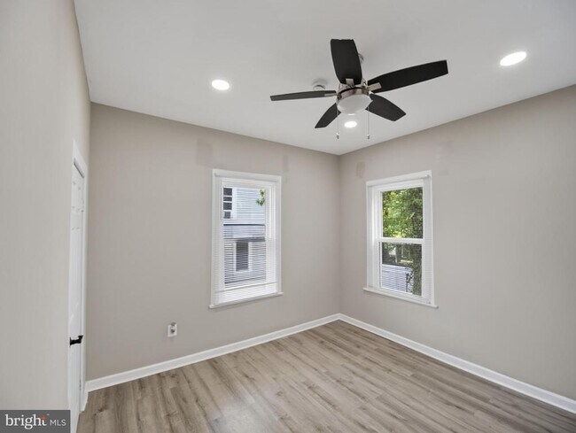 Building Photo - 6008 Addison Rd