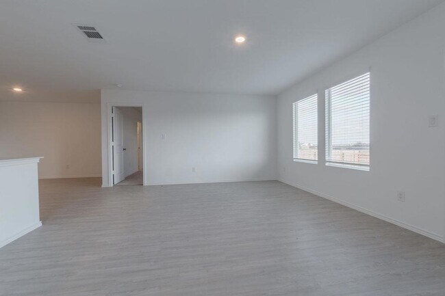 Building Photo - 216 Little Sparklers Lp