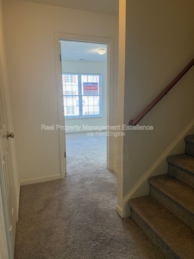 Building Photo - 16 Red Ln