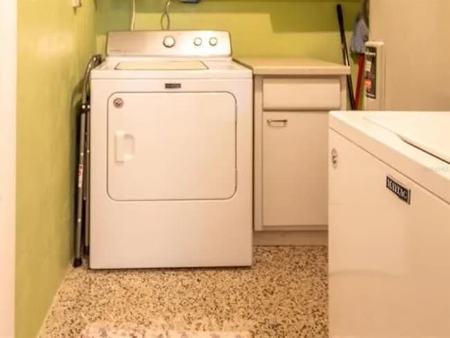 Building Photo - 2456 Elkcam Blvd