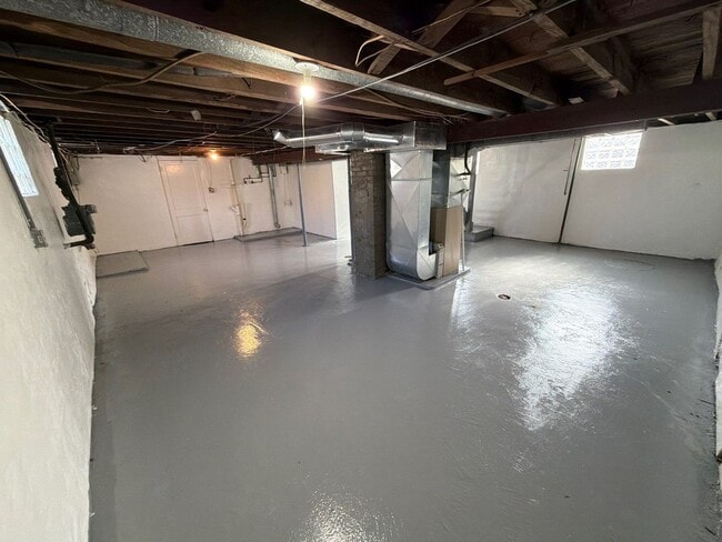 Building Photo - Two bedroom home on Weirton Heights