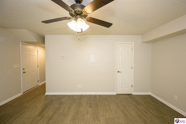 Building Photo - 172 Creekvale Dr