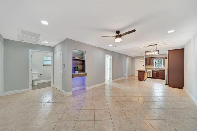 Building Photo - 11640 NW 39th St