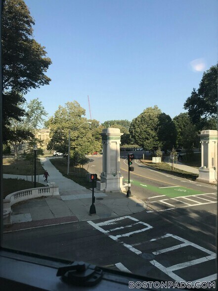 Building Photo - 90 Westland Ave