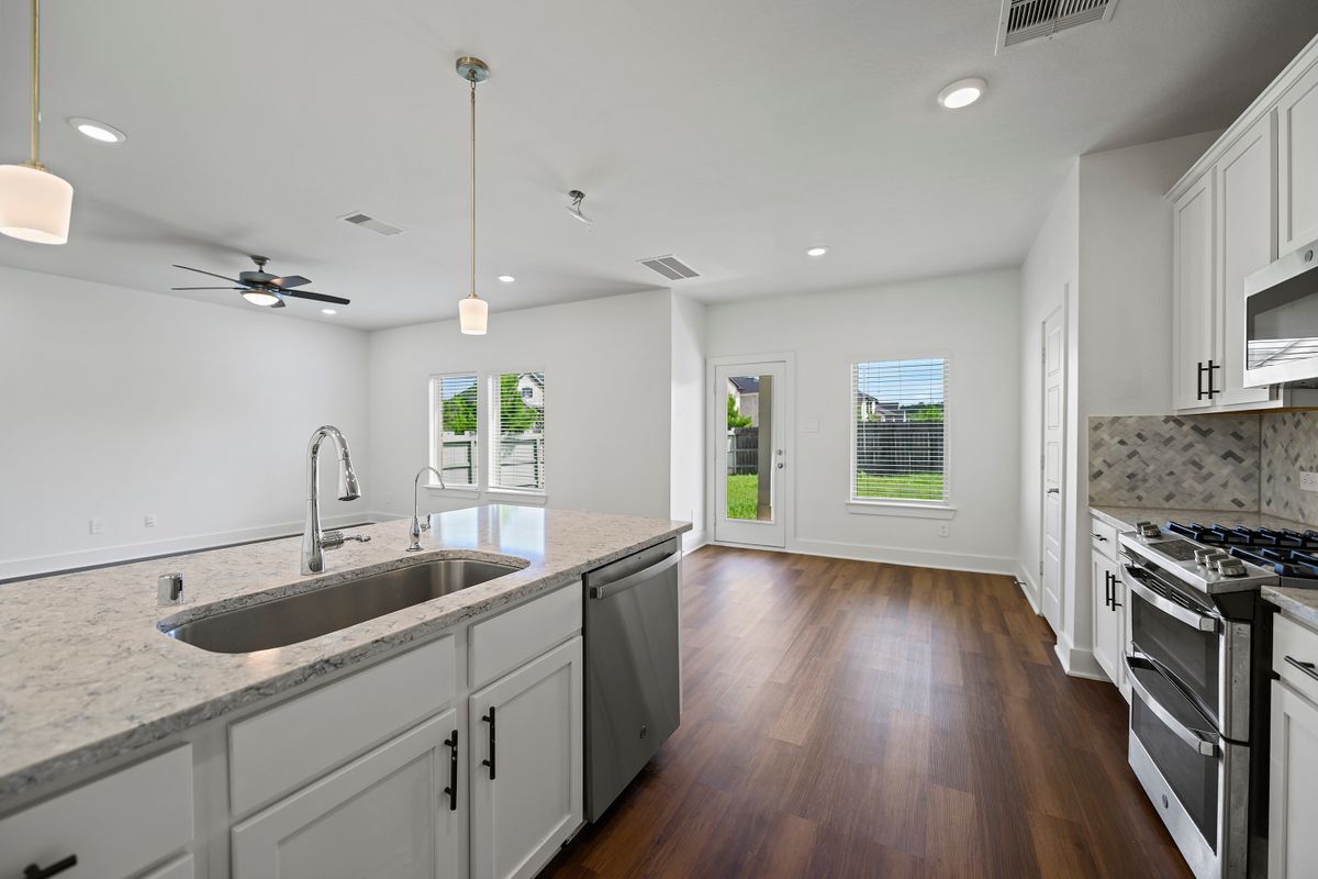 Building Photo - 10603 Whitejacket