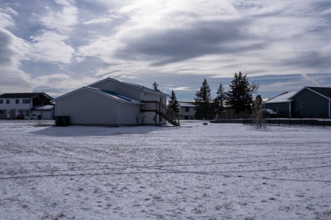 Building Photo - 8590 Ptarmigan Ave