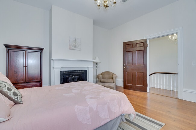 Building Photo - 629 Greene St