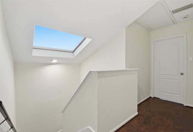 Building Photo - 14210 Briarhills Pkwy