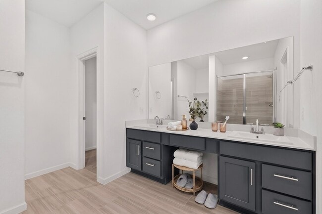 Building Photo - 114 Drovers Dr