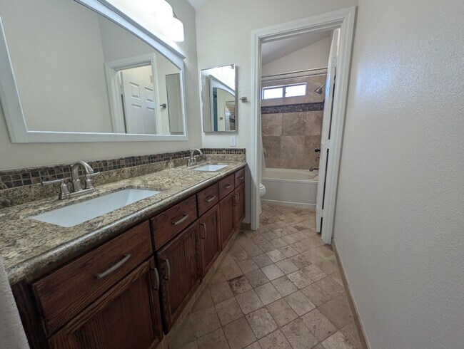 Building Photo - 4839 Lames Dr