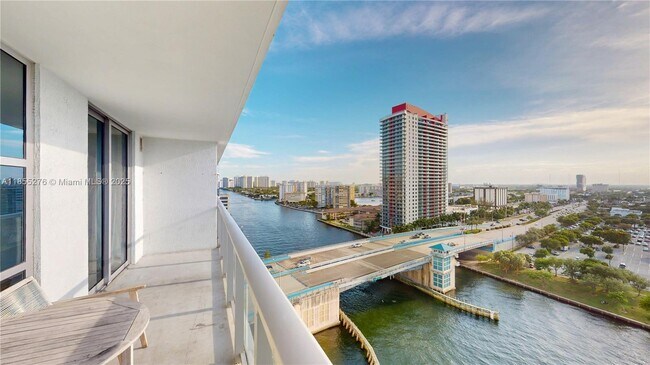 Building Photo - 4010 S Ocean Dr