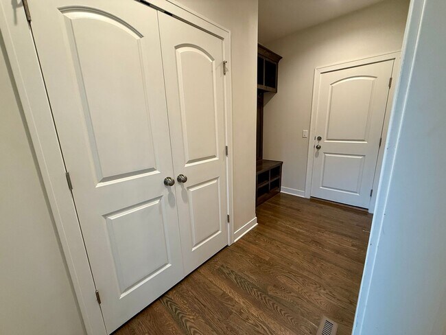 Building Photo - Beautiful 4-Bedroom 2-Story Home with Neighborhood Amenities