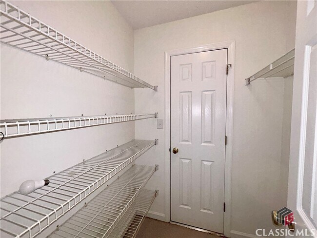 Building Photo - 120 Cedar Springs Pl