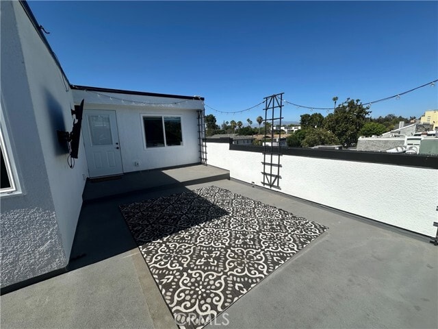 Building Photo - 13508 Moorpark St
