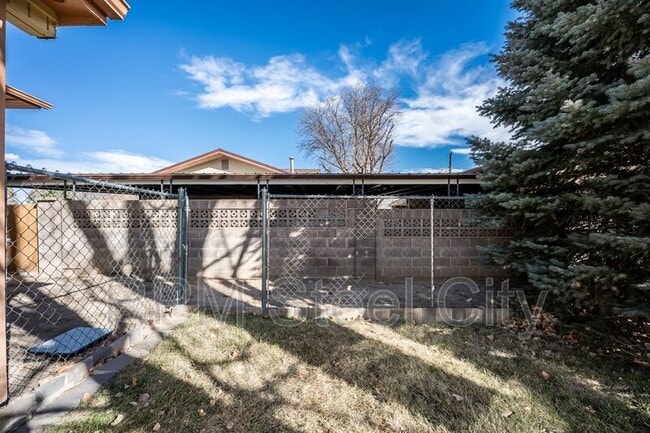 Building Photo - 61 University Cir