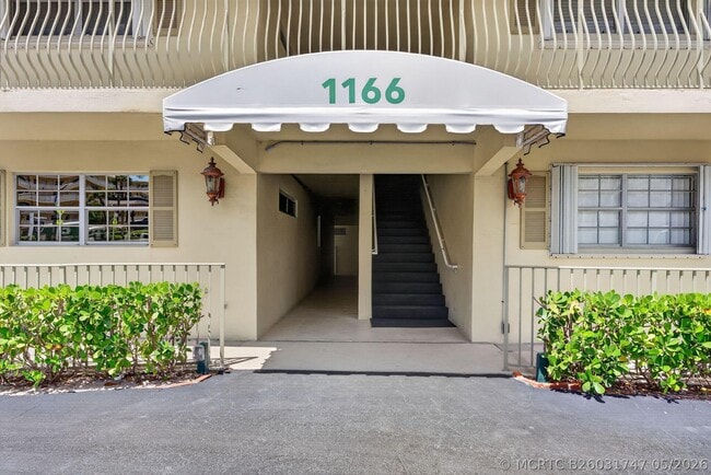 Building Photo - 1021 Hillsboro Mile