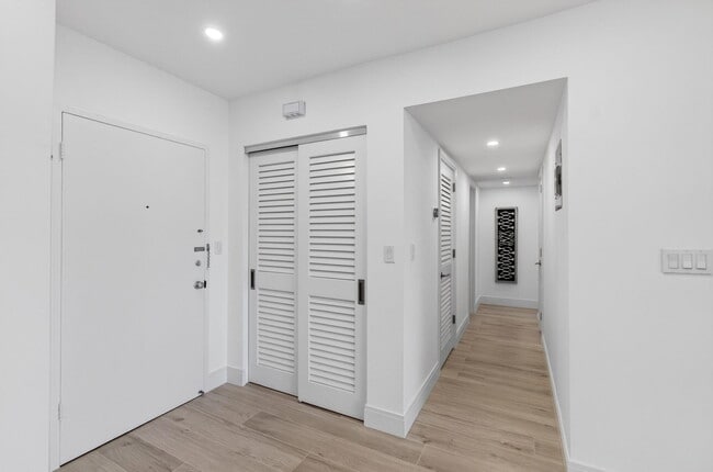 Building Photo - 120 N Ocean Blvd