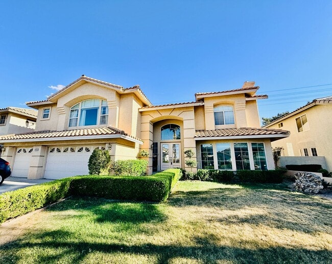 Building Photo - Partially furnished-Lovely 5 bedroom, 3 bath home in Legacy Master Series Community! $500 off fir...