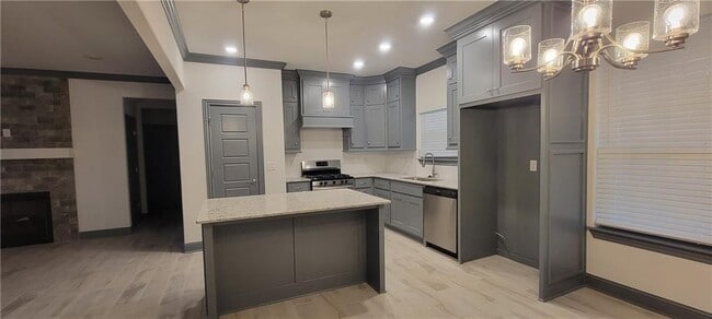 Building Photo - 240 Vicks Cir