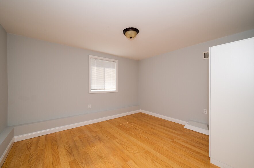 Building Photo - 2727 Moraga St