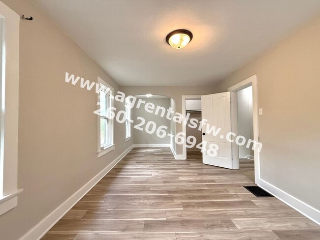 Building Photo - 3 Bedroom House