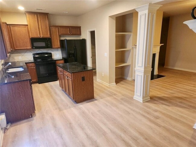 Building Photo - 3702 Brockenhurst Dr