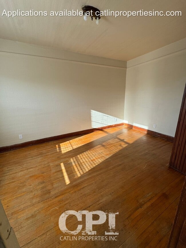 Building Photo - MOVE IN SPECIAL- $99 FIRST MONTH RENT!