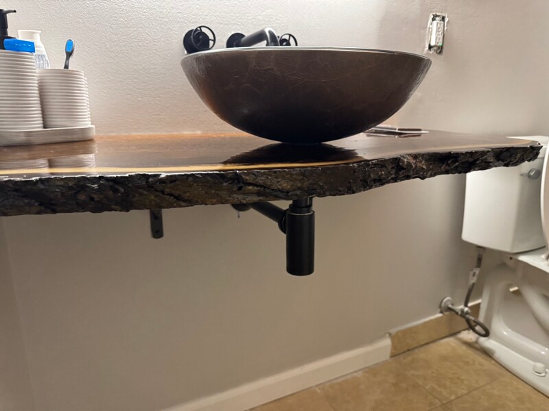 Building Photo - 1913 Newhaven Dr