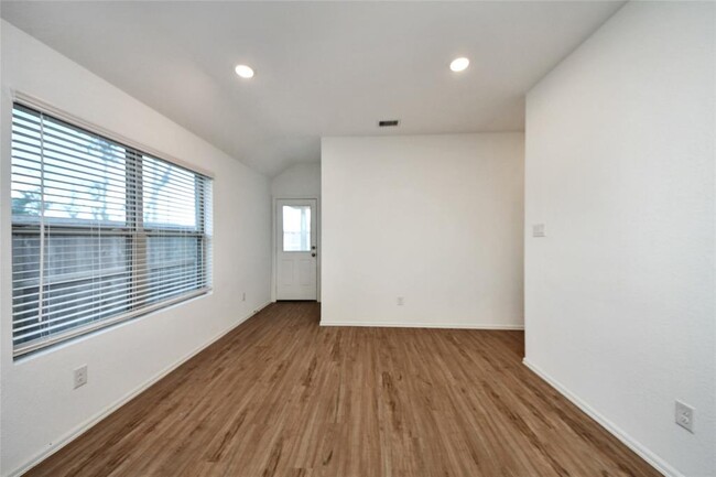Building Photo - 19348 Villa Mesa Dr