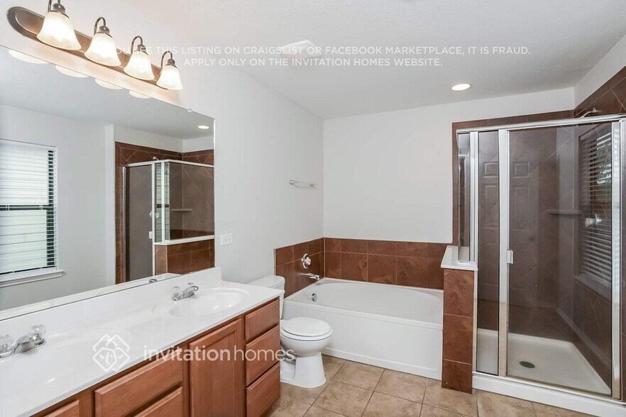 Building Photo - 826 Trilby