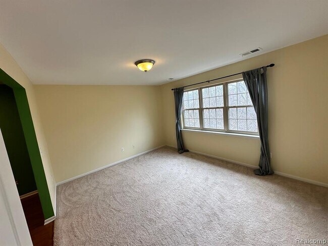 Building Photo - 39700 Rockcrest Ln