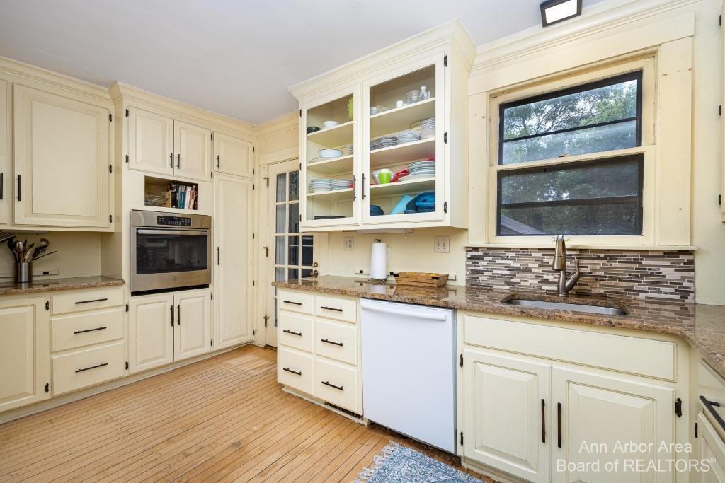 Kitchen - 413 5th St