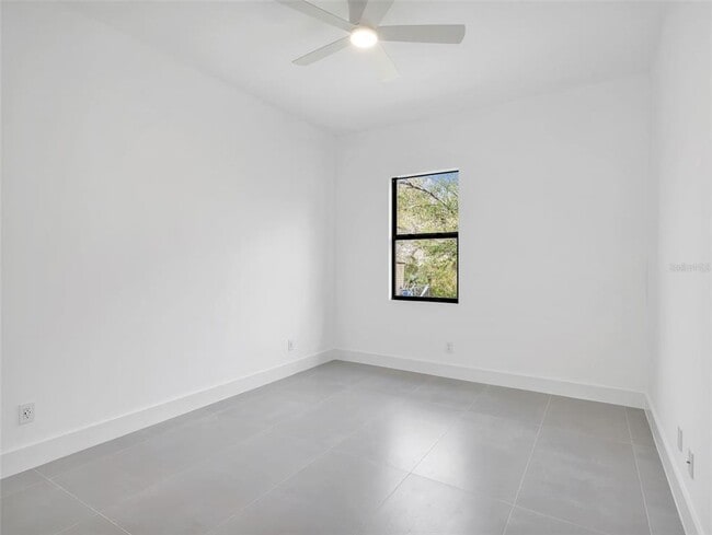 Building Photo - 6192 Kambach St