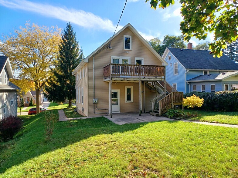 Back of House - 1052 Poplar St