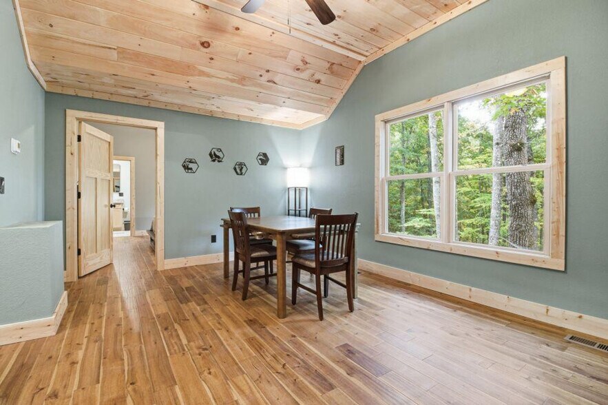 Building Photo - 3045 Jones Creek Ln