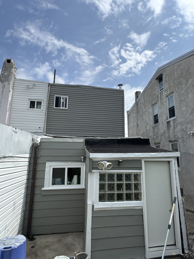 Building Photo - 4638 James St