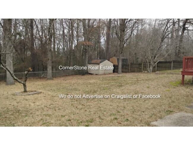 Building Photo - 6301 Lakehaven Dr