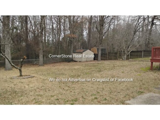 Building Photo - 6301 Lakhaven Dr.